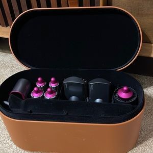 DYSON AIRWRAP COMPLETE / Fuchsia w/ long barrels.